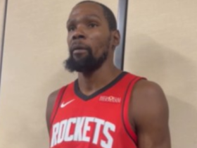 Kaiyun体育官网-包含俄克拉荷马雷霆训练开放日，集结日临场应变引欢呼，荷甲在即，训练强度明显提升的词条