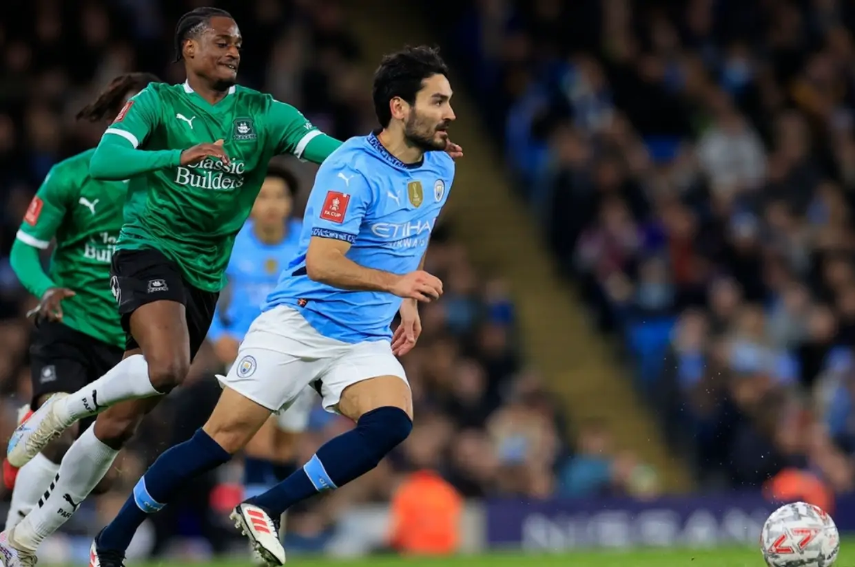 Kaiyun体育官网-转折点！那不勒斯豪取连胜；国王杯国际比赛日攻防权衡；气氛紧张；更衣室氛围转暖的简单介绍